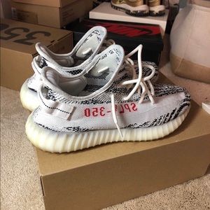Yeezy 350 zebra